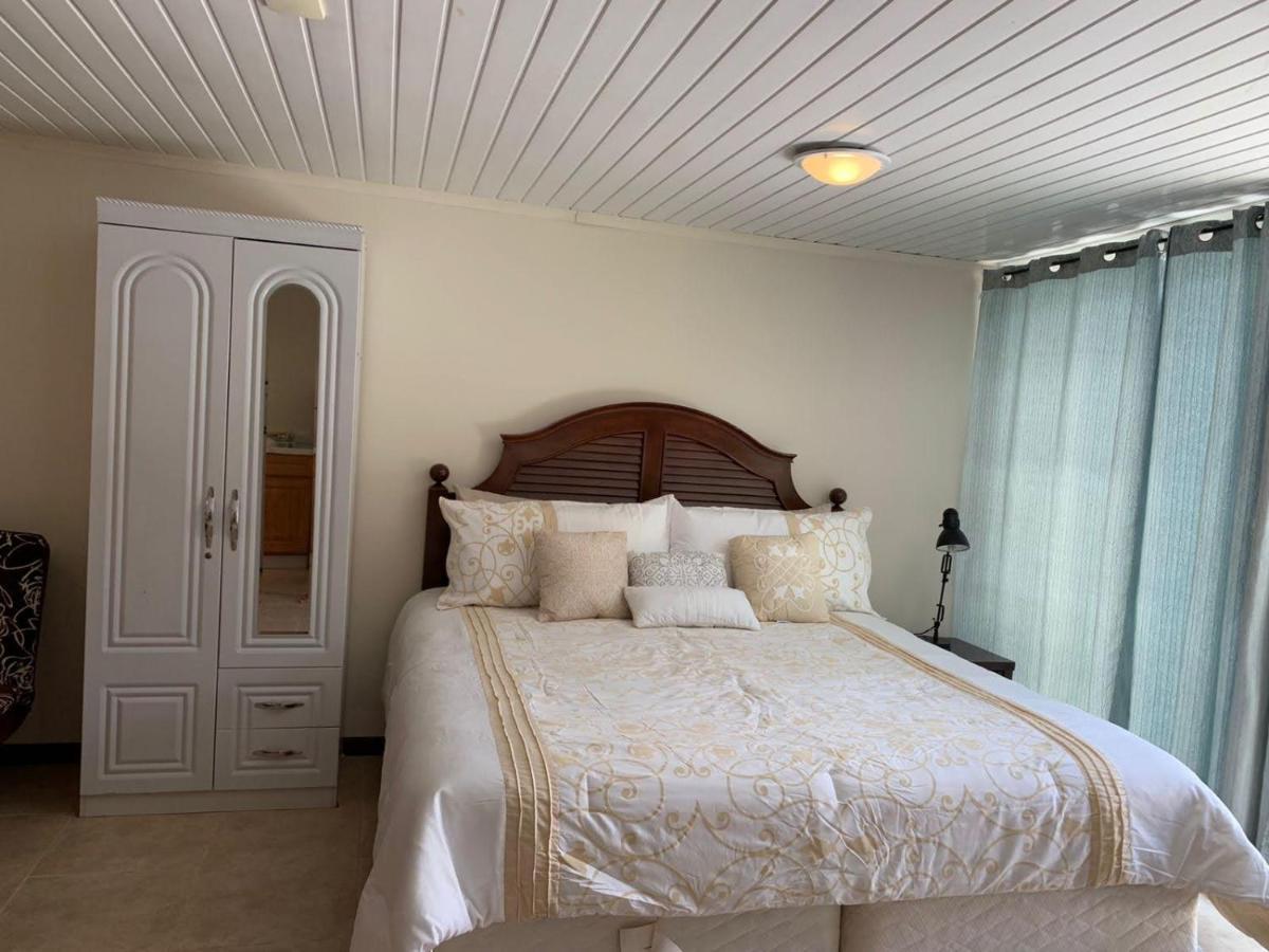 Sandpiper Beach Apartments Palm Beach Eksteriør billede